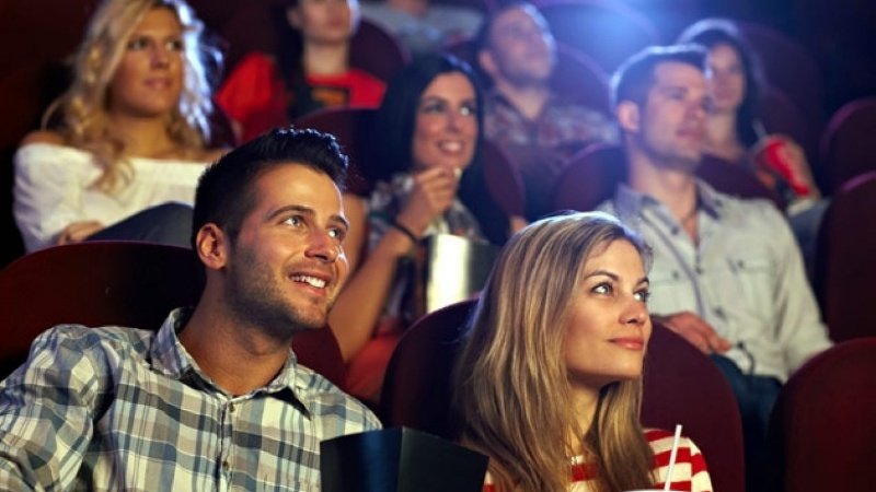 Xem phim rạp được rất nhiều bạn trẻ yêu thích vì mang đến trải nghiệm tuyệt vời